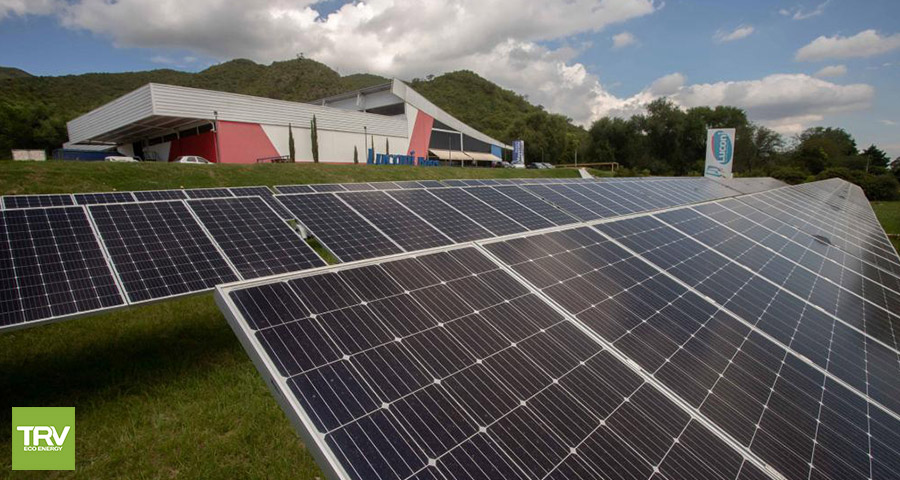 En Calamuchita, un hipermercado se abastece solo de energía solar.