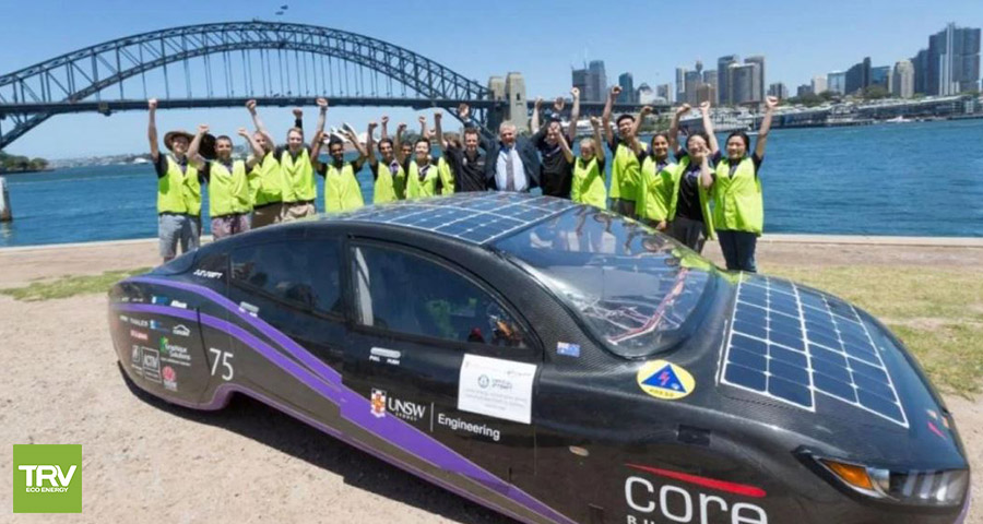 Un auto solar diseñado por estudiantes batió un récord mundial.